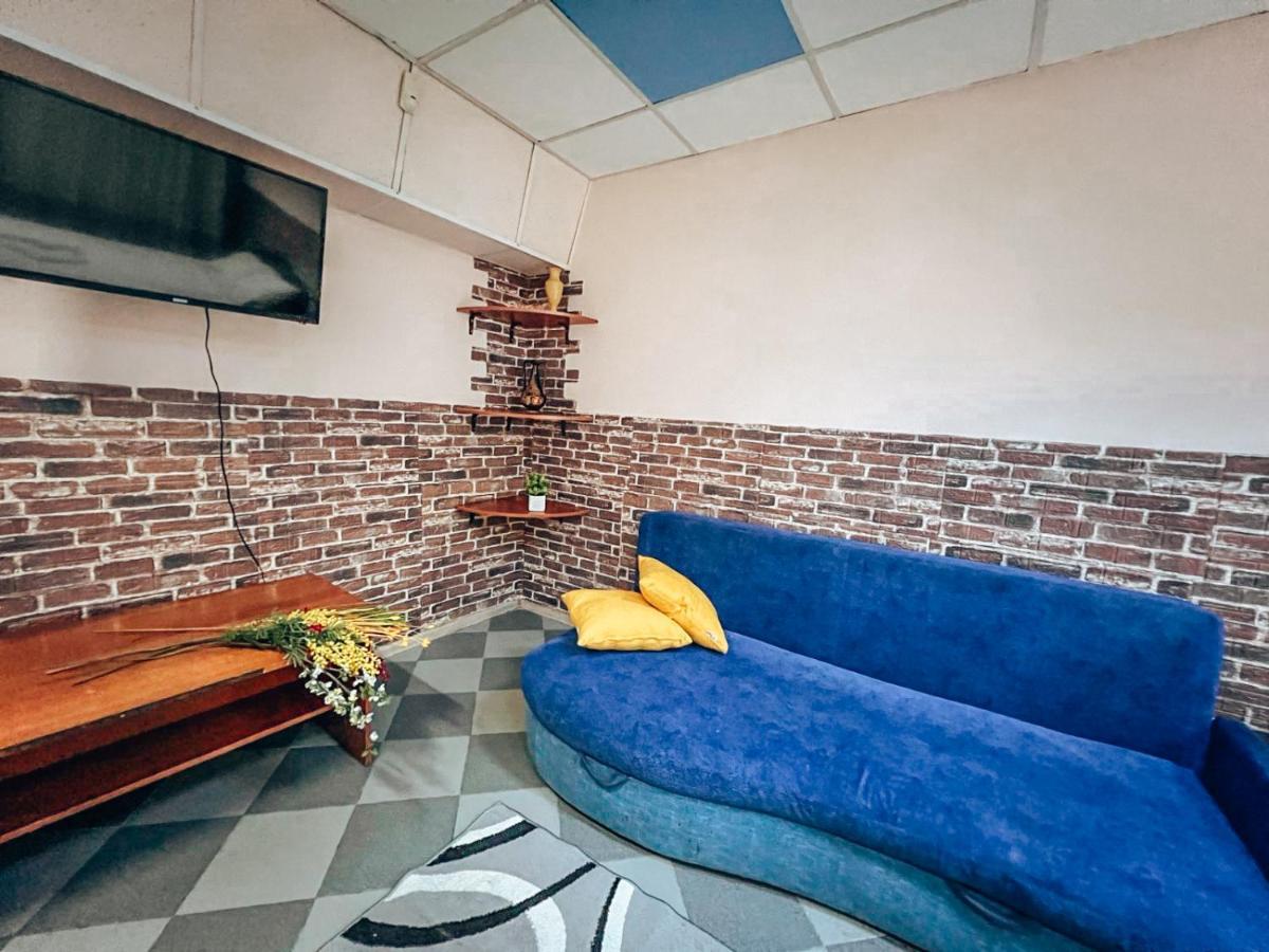Guest House On Saksahanskoho Street キエフ エクステリア 写真